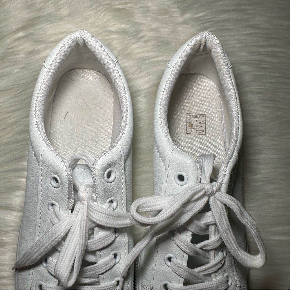 SHEIN Lace-up Front Skate Shoes Size 40/10 - Picture 4 of 14